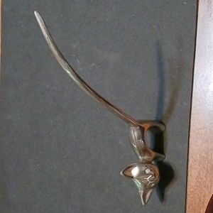 Cat Ring Holder Solid? Silvertone?